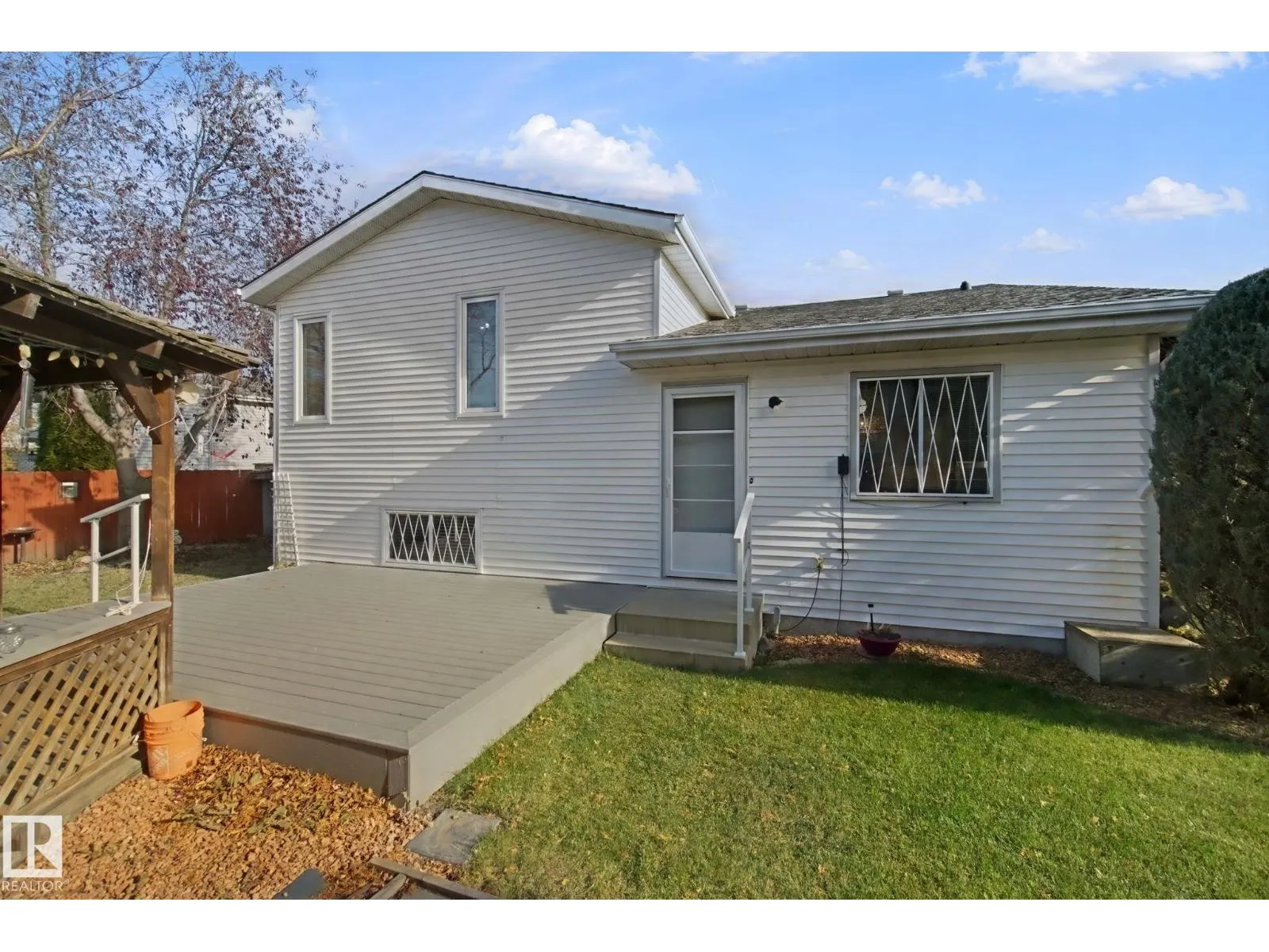 3355 145 AV NW