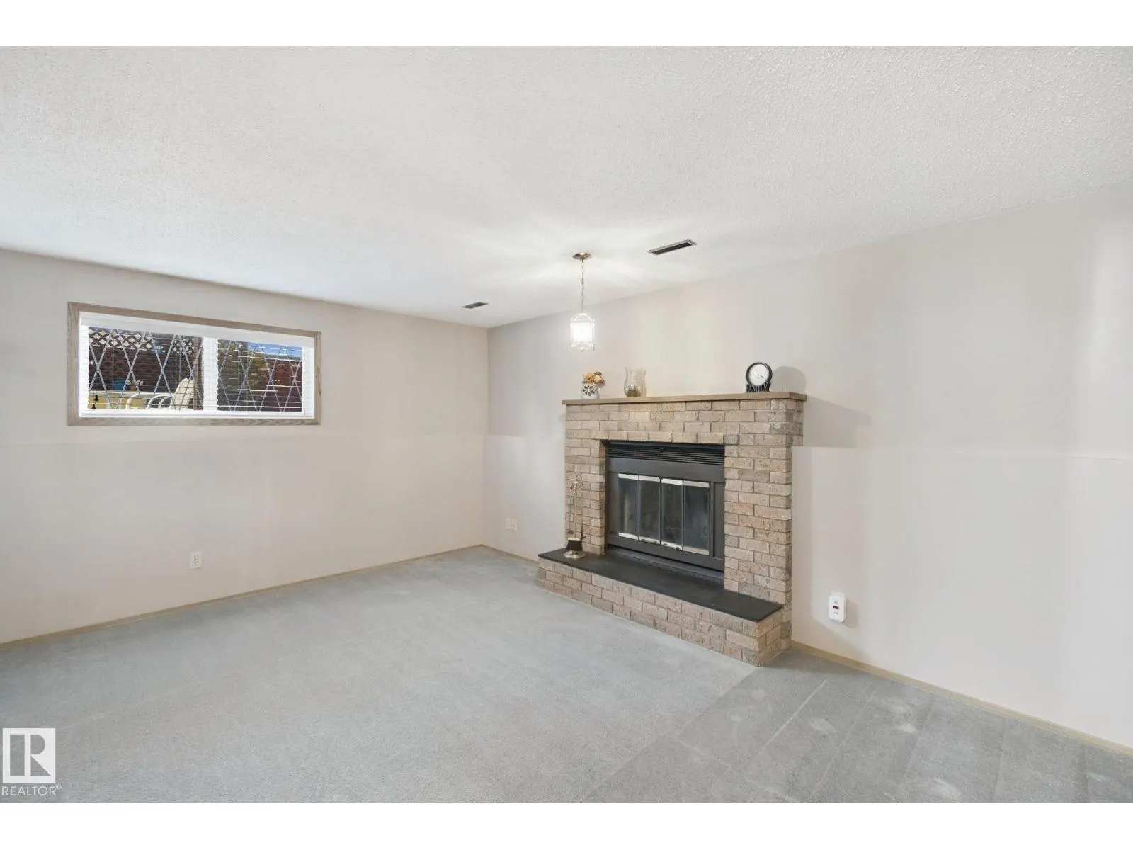 3355 145 AV NW