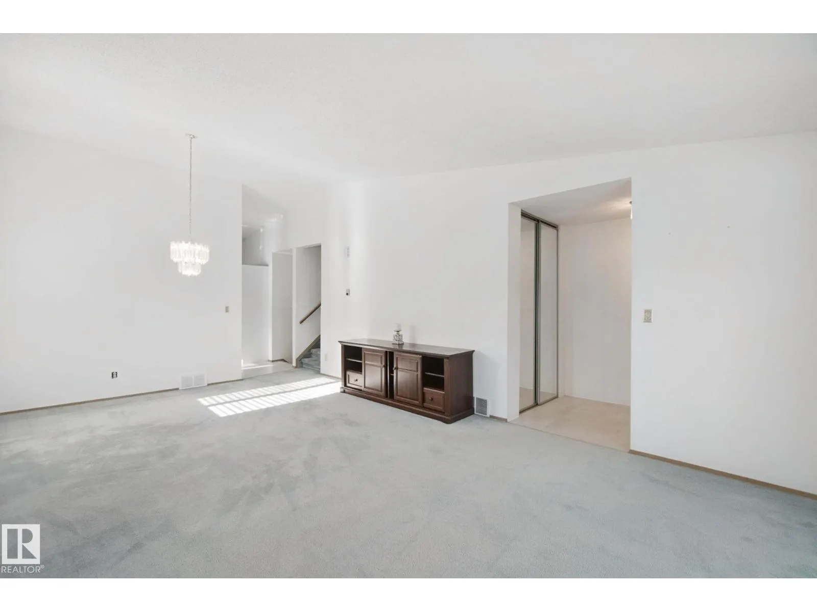 3355 145 AV NW