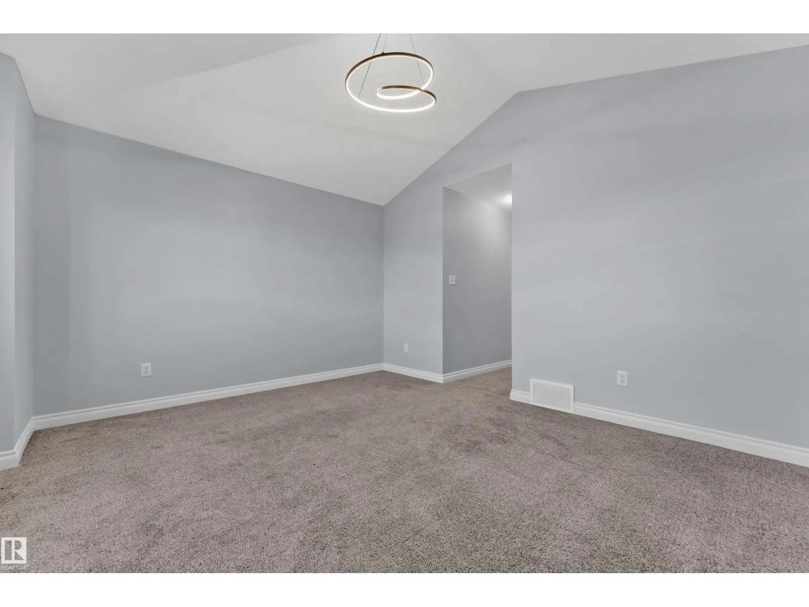 4359 126 AV NW