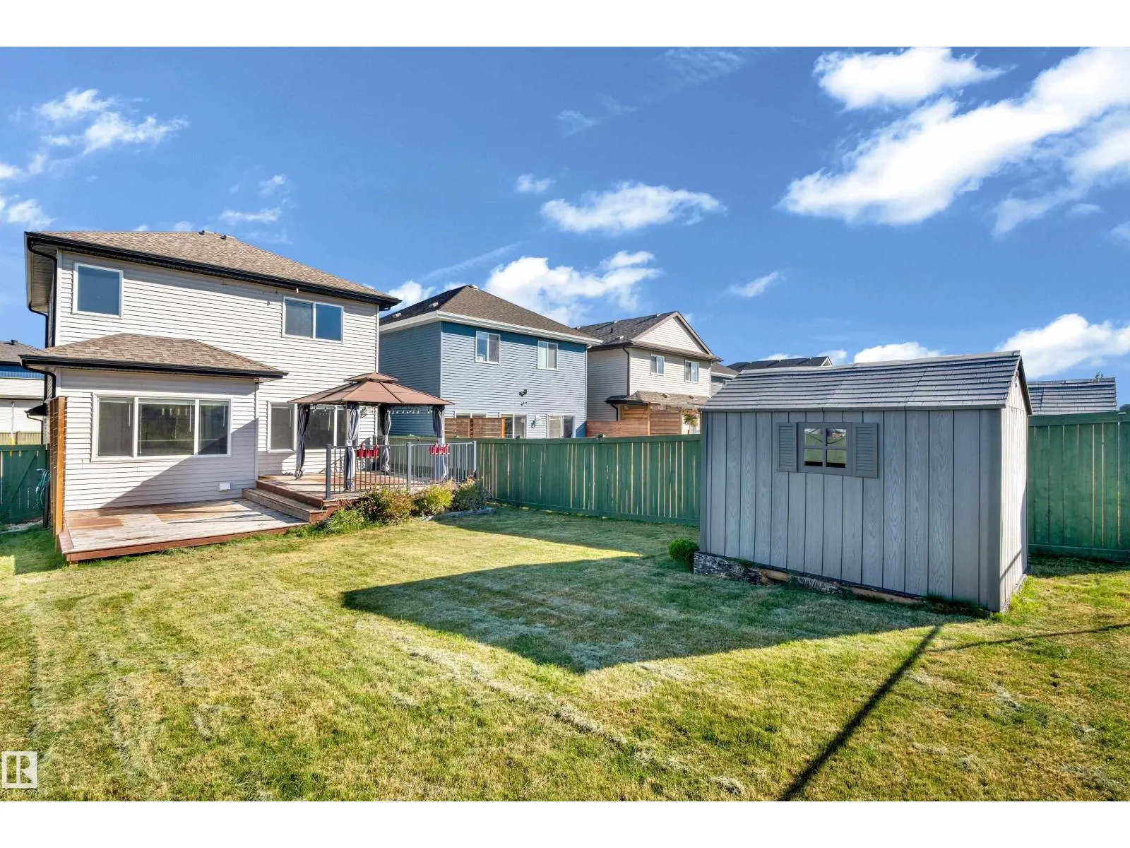 4359 126 AV NW