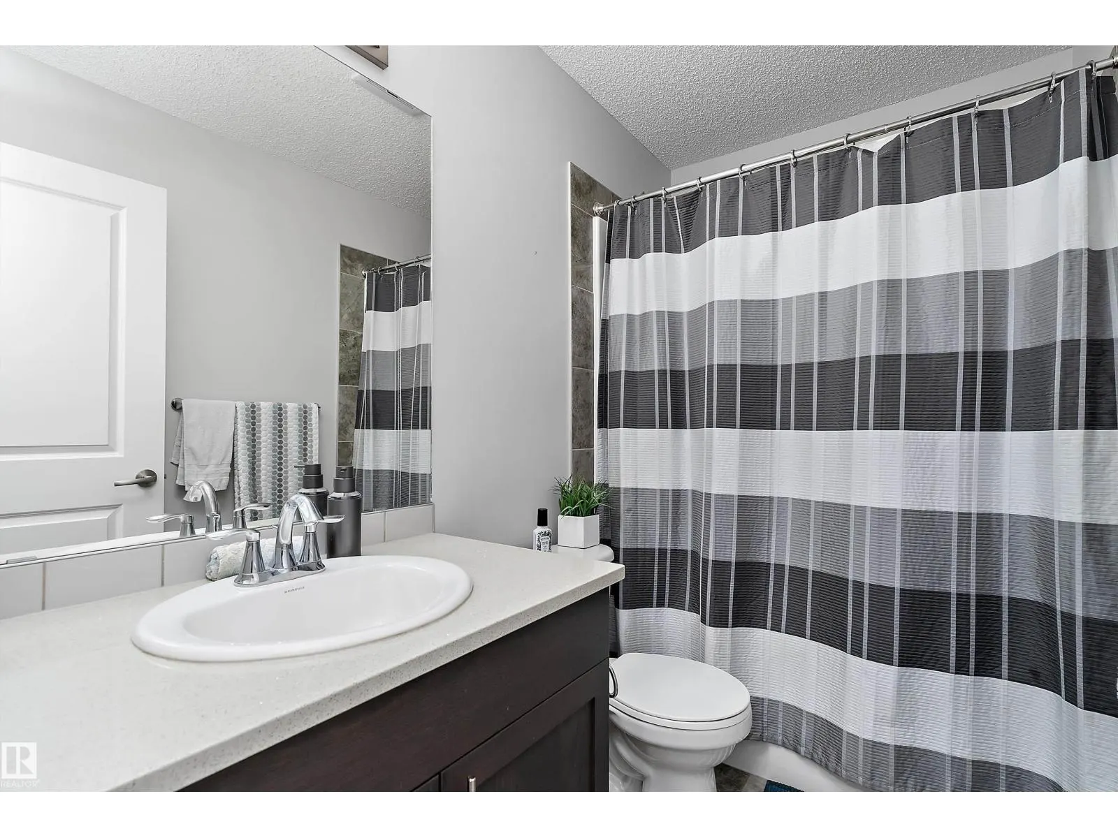 #69 1203 163 ST SW