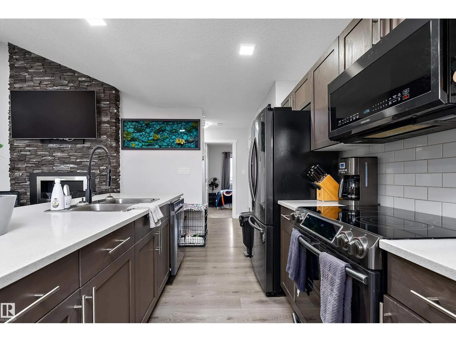 #69 1203 163 ST SW