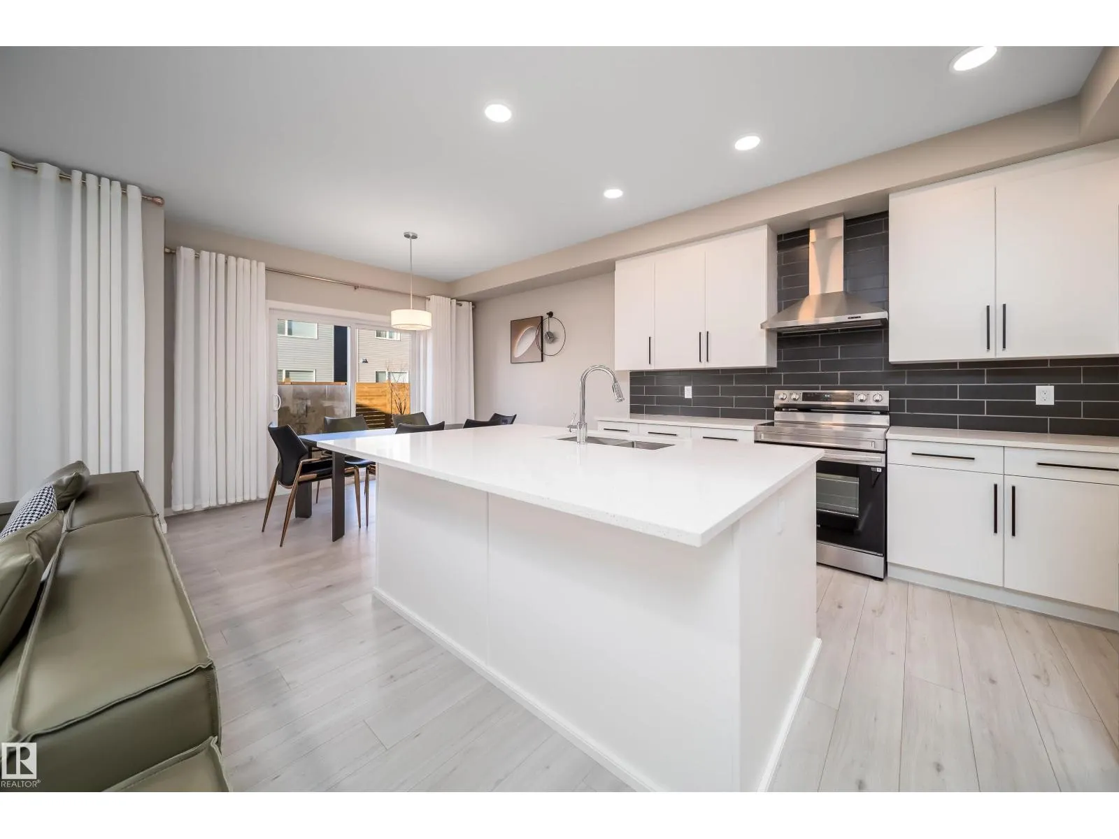 3468 Kulay GR SW SW