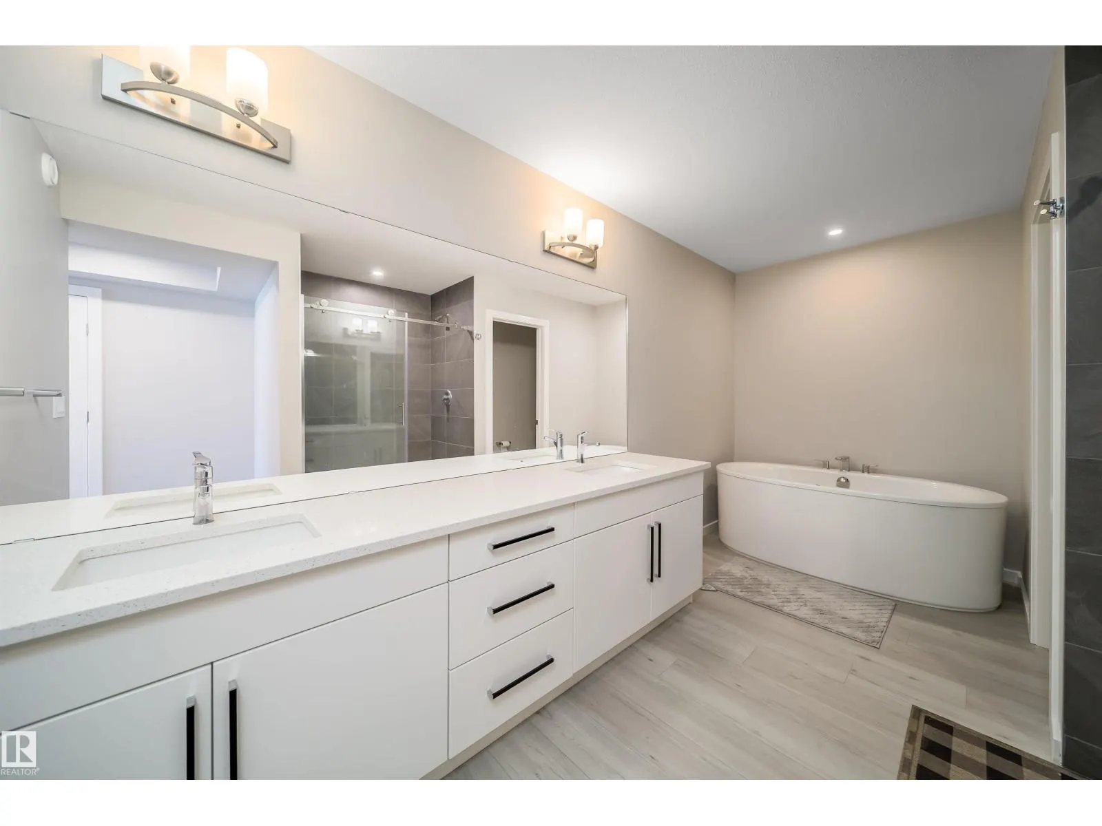 3468 Kulay GR SW SW
