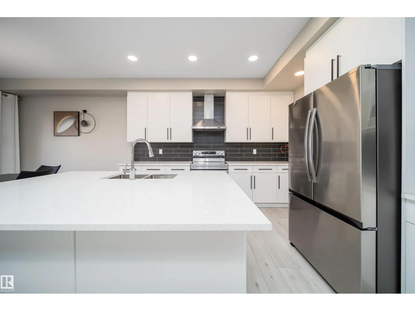 3468 Kulay GR SW SW