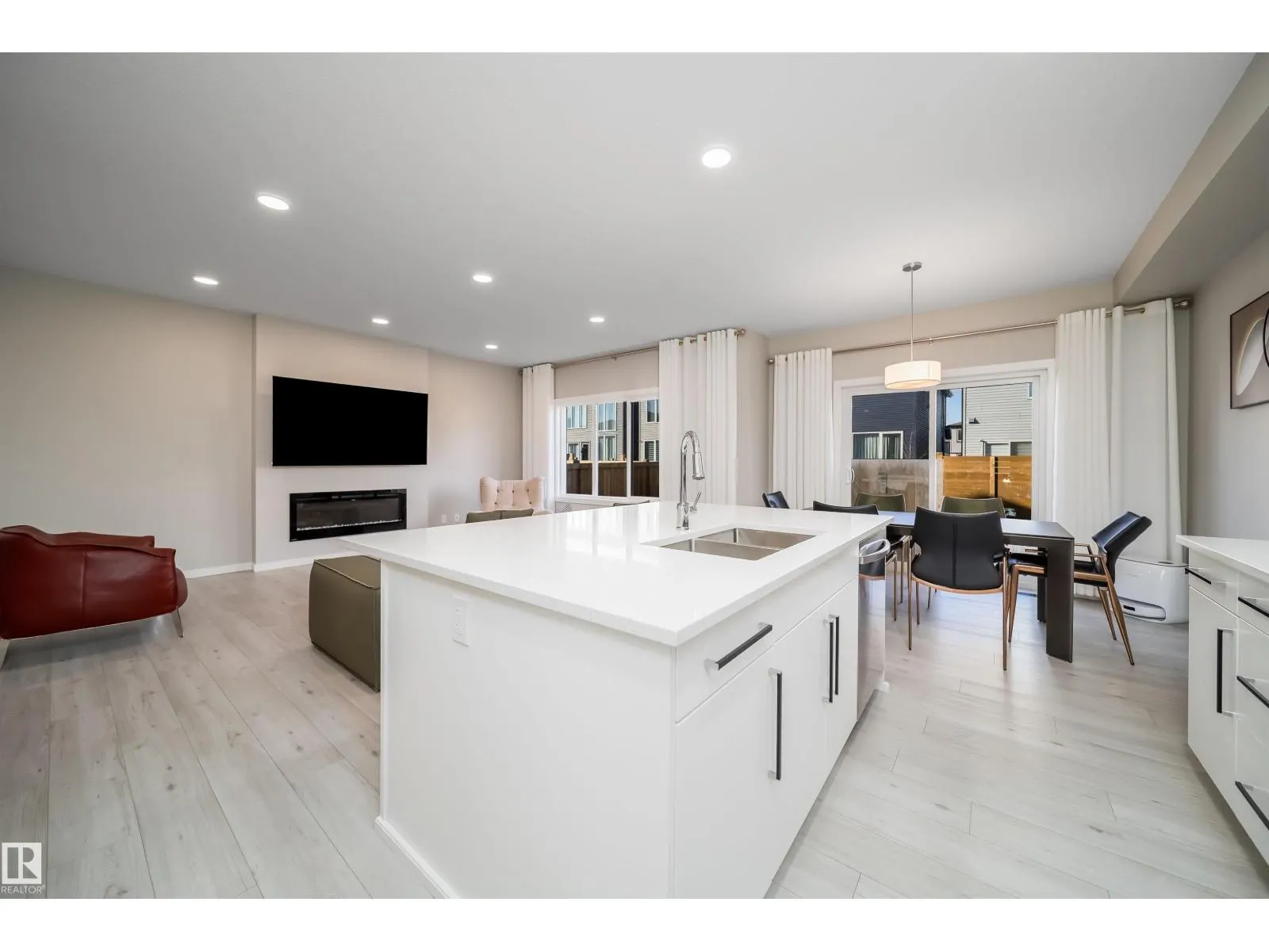 3468 Kulay GR SW SW