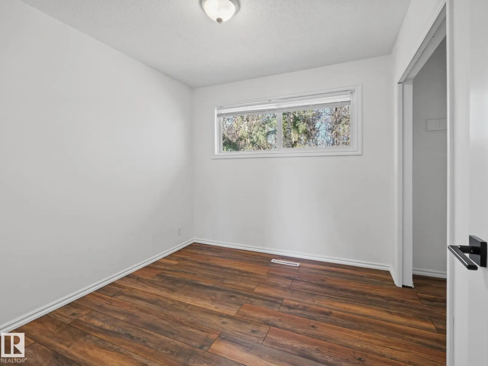 21110 89 AV SW SW