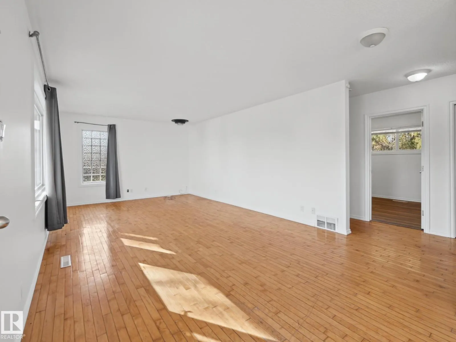 21110 89 AV SW SW