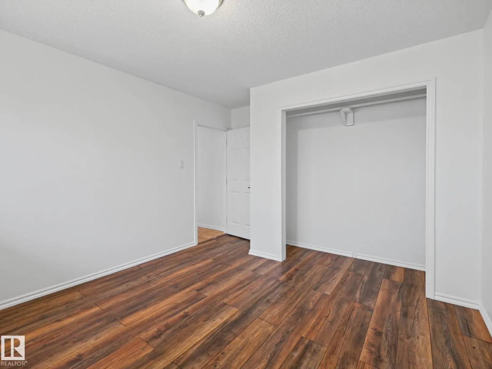 21110 89 AV SW SW