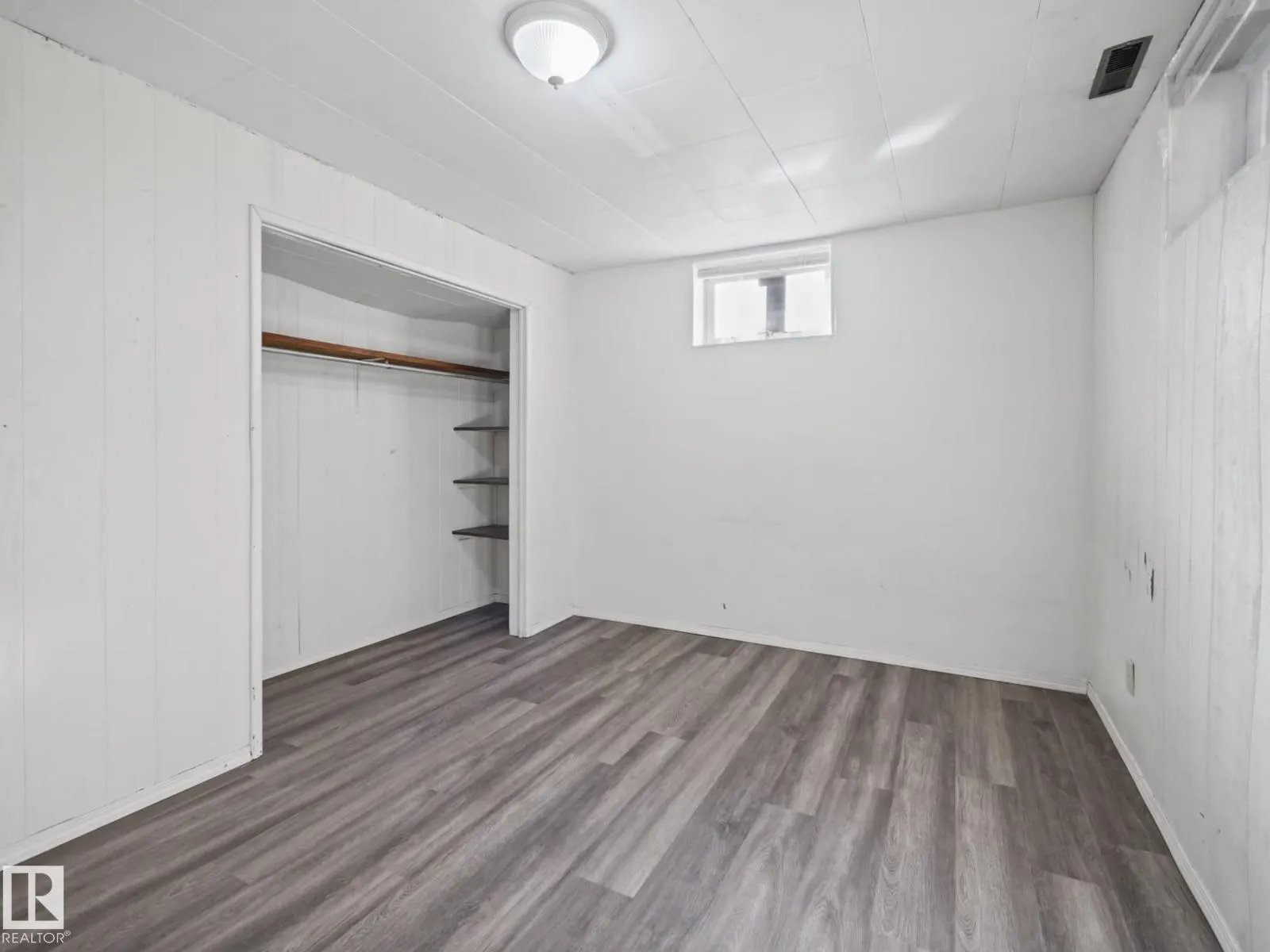 21110 89 AV SW SW