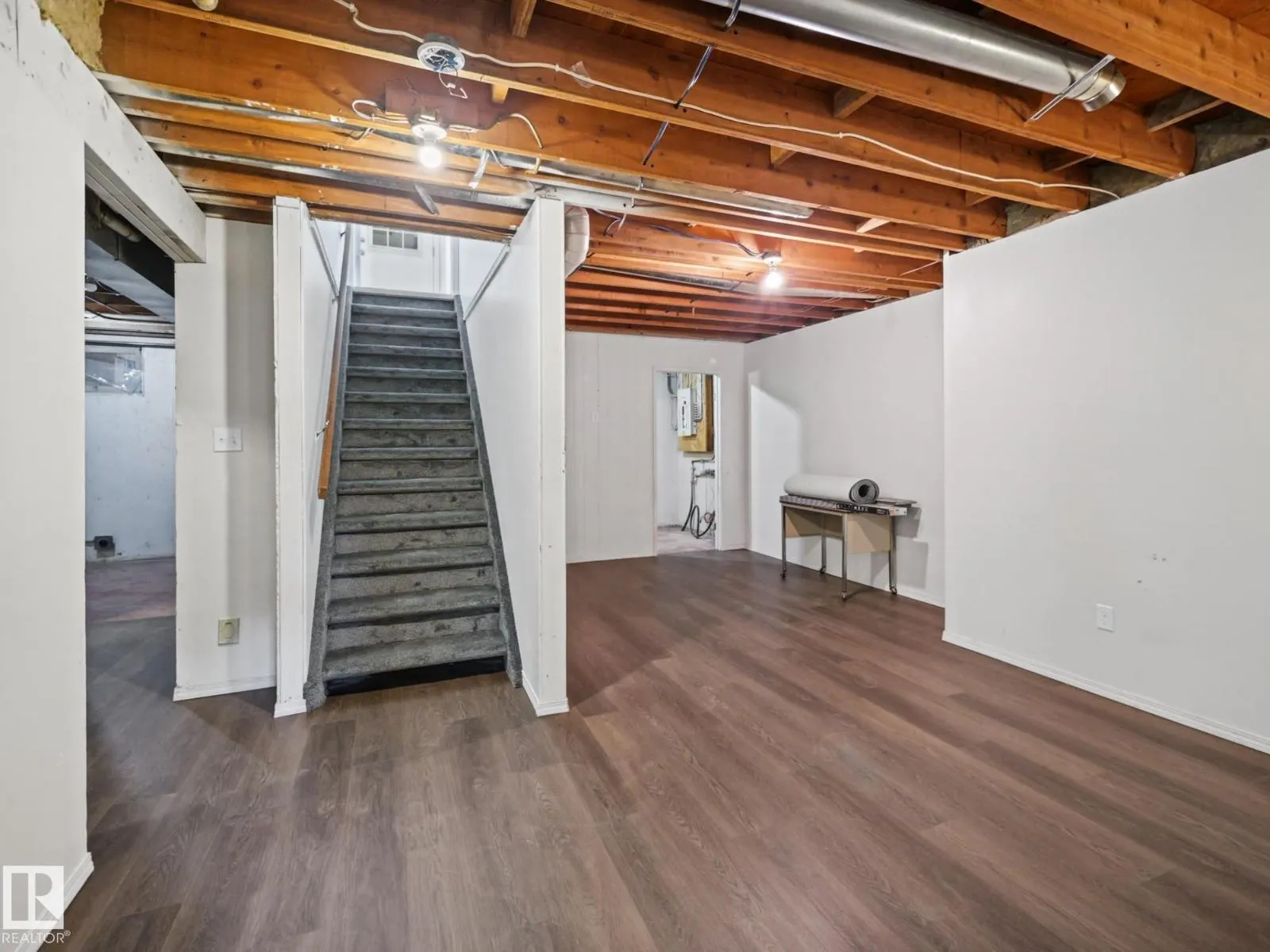 21110 89 AV SW SW
