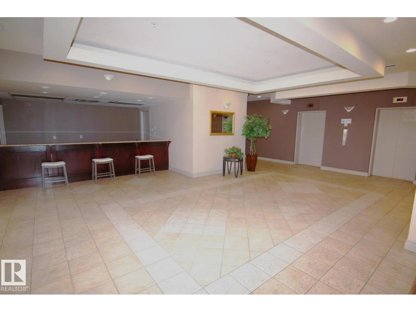 #207 9919 105 ST NW