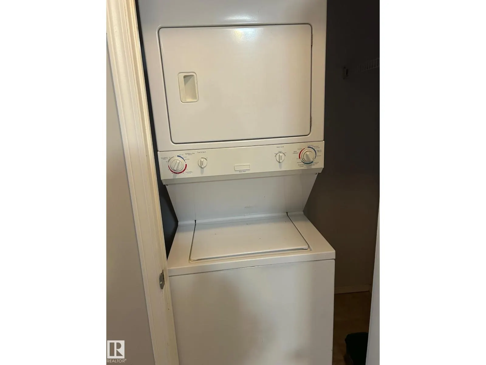 #207 9919 105 ST NW