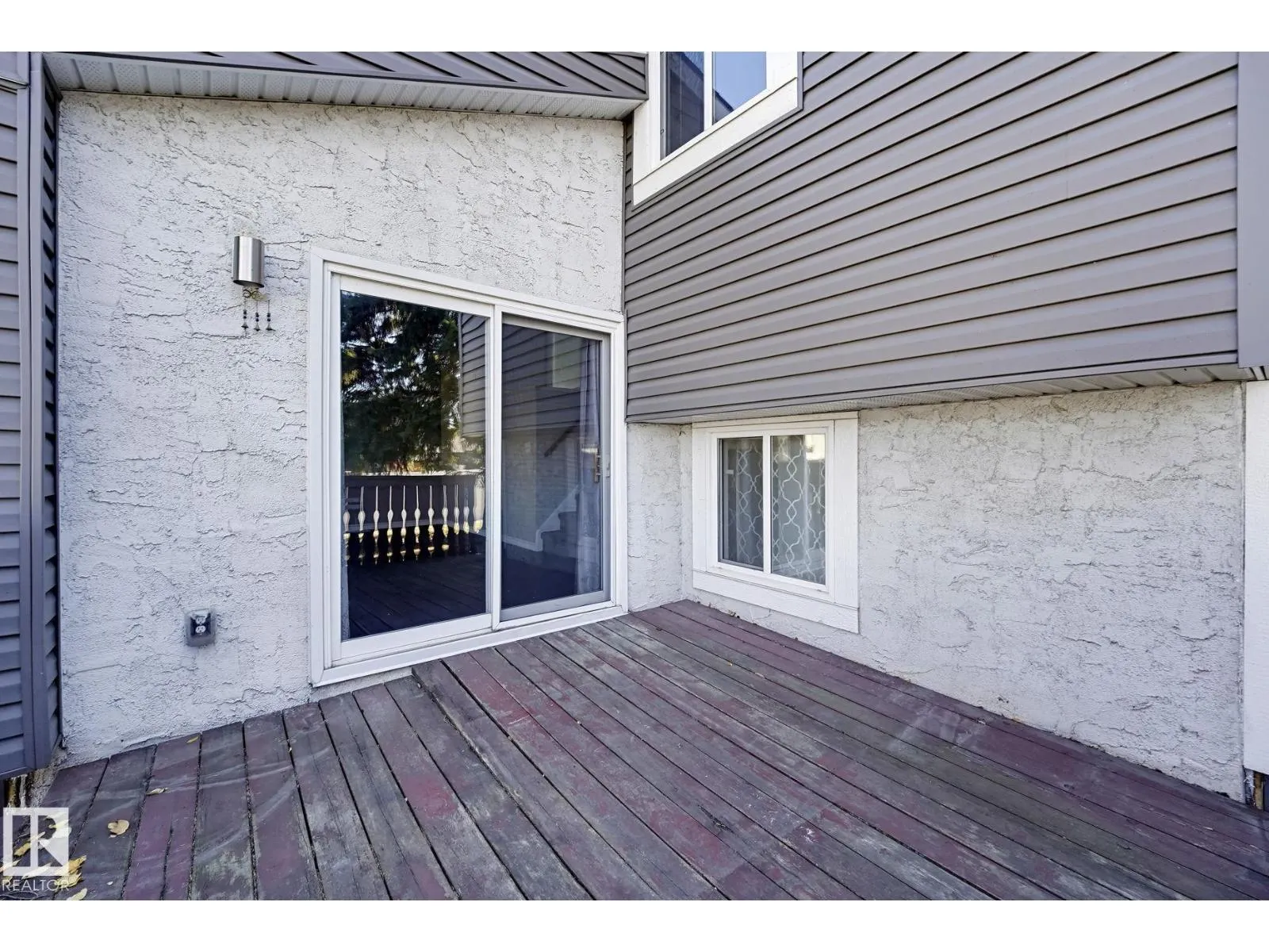 5656 19A AV NW