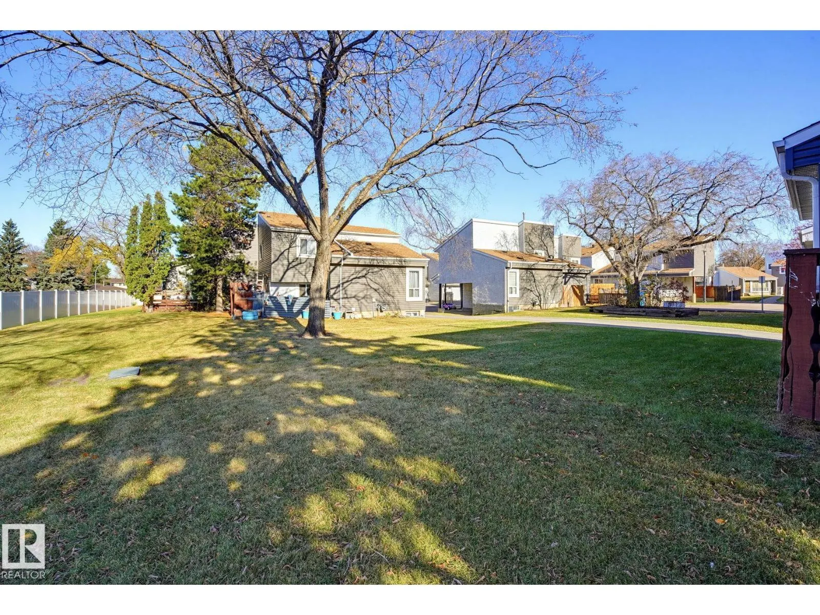5656 19A AV NW