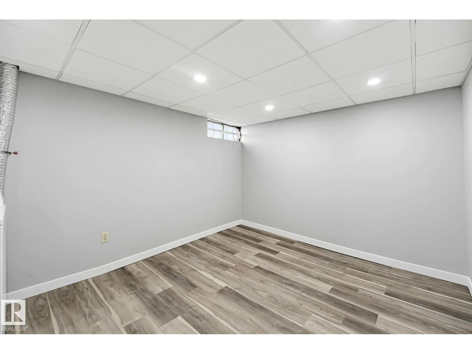 5656 19A AV NW