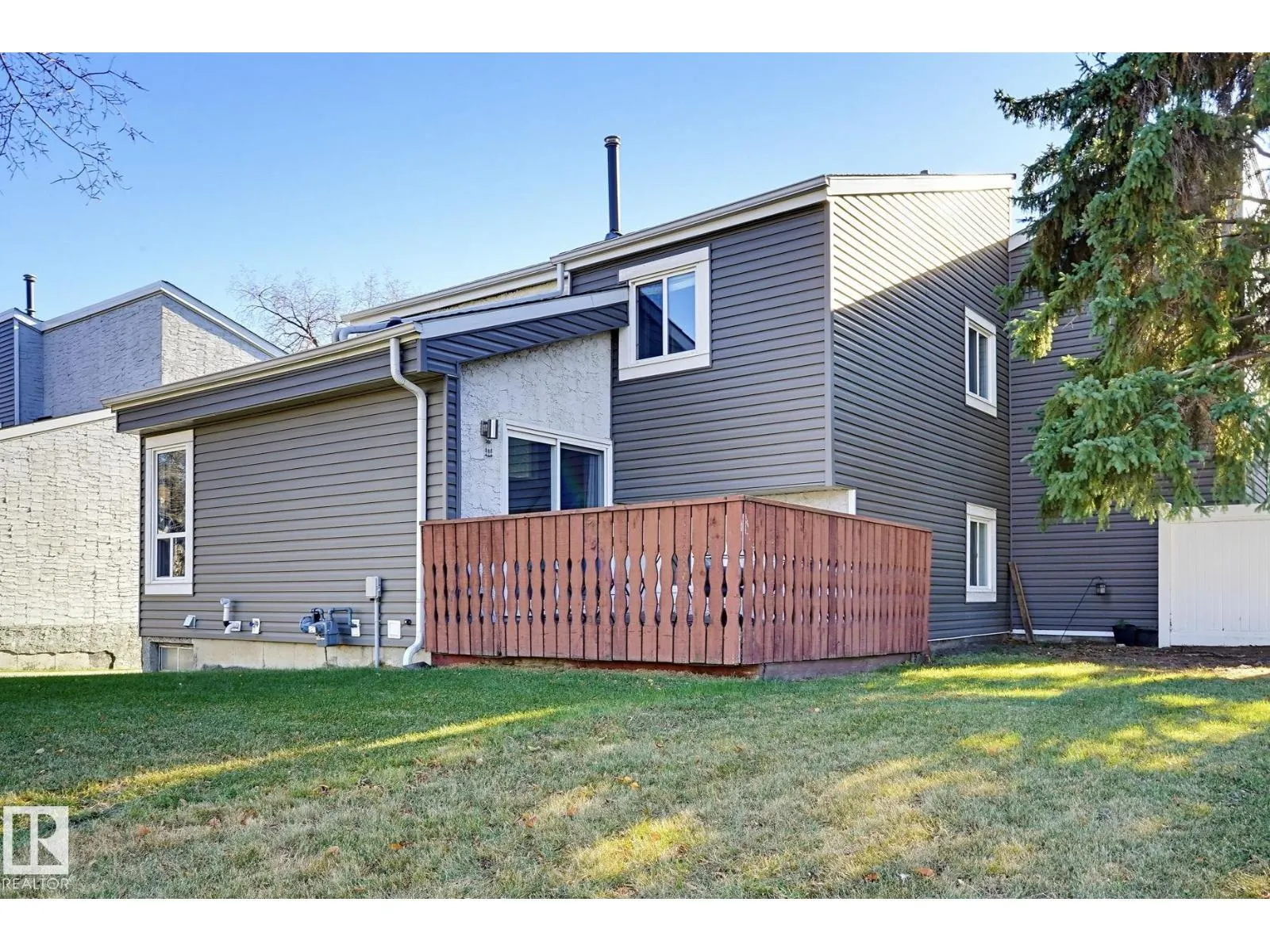 5656 19A AV NW