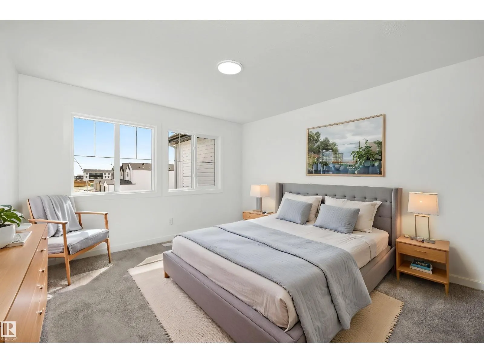 819 16 AV NW