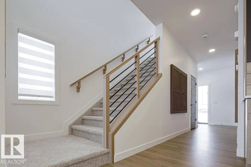 6 TILIA PL