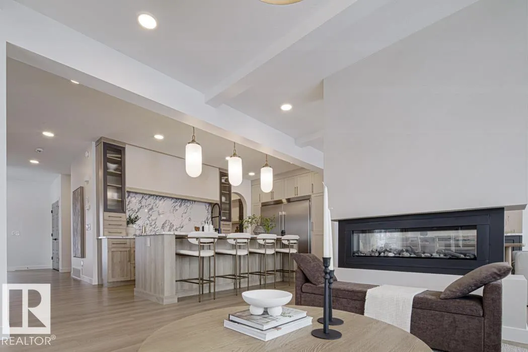 6 TILIA PL