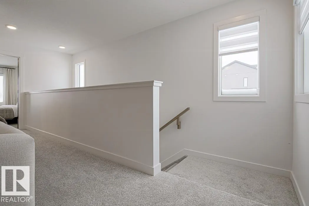 6 TILIA PL