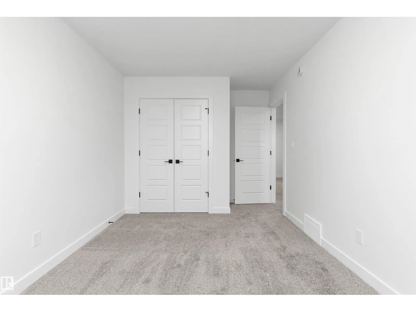 54 EMERSON LD