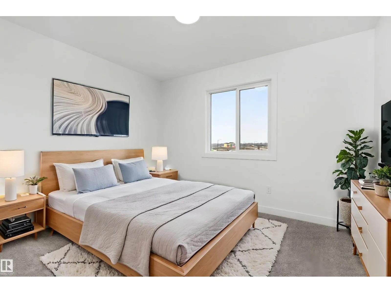 54 EMERSON LD