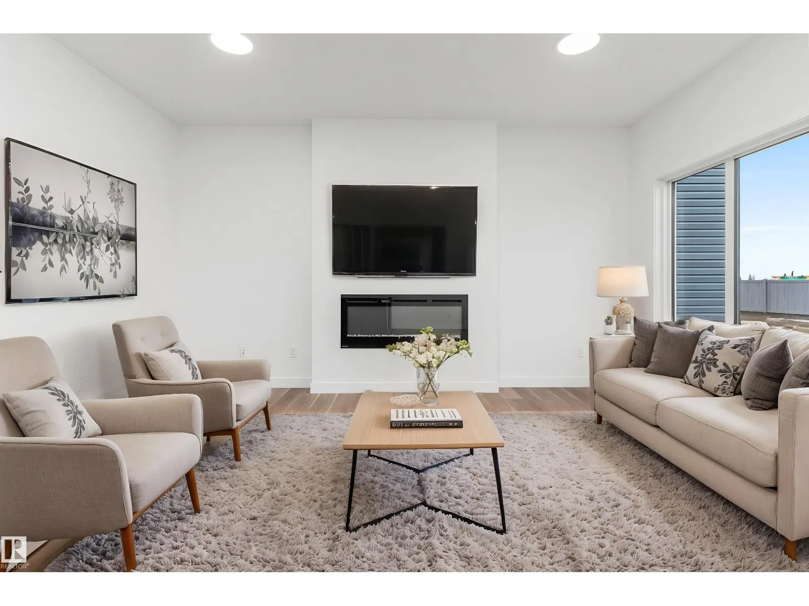 54 EMERSON LD
