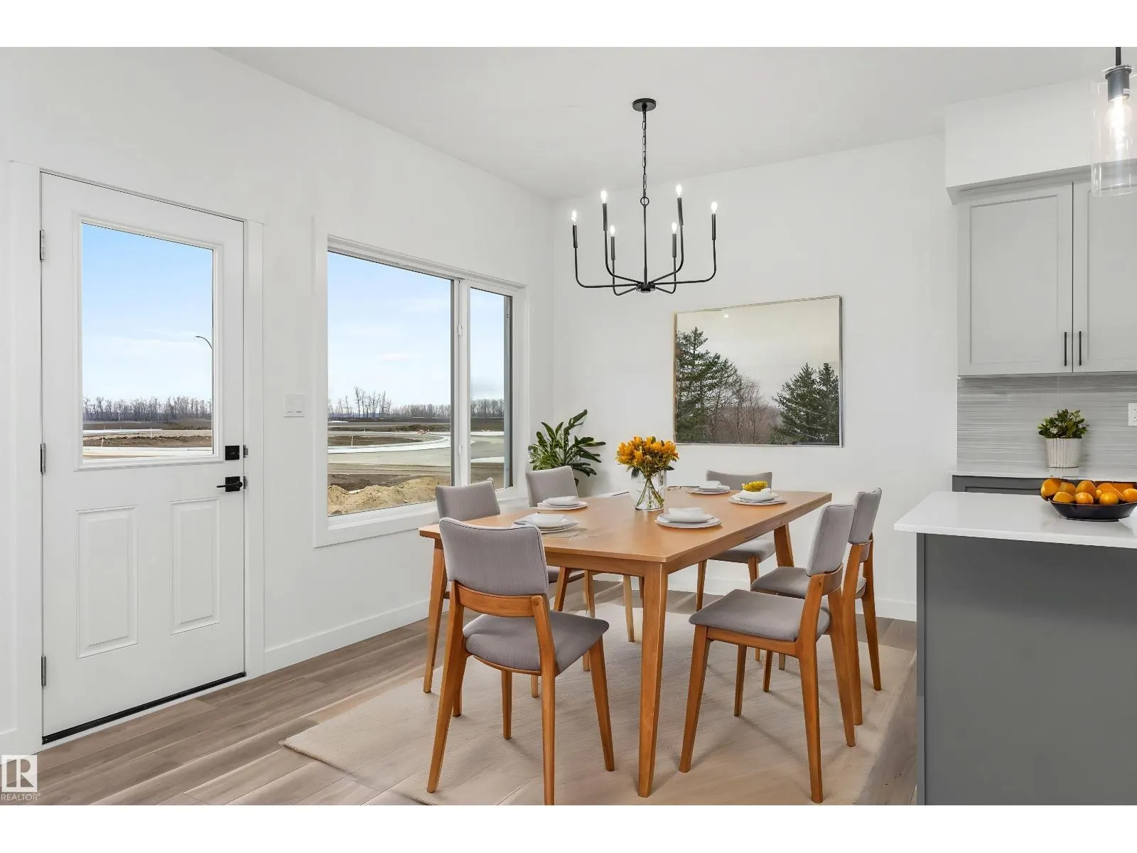 54 EMERSON LD