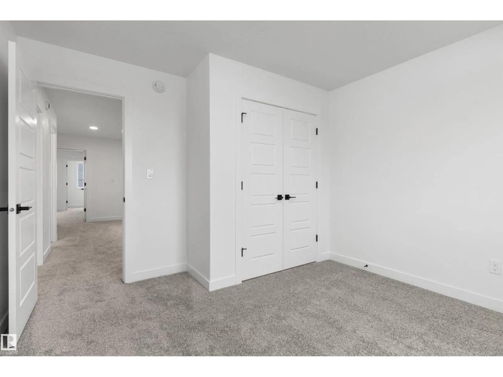 54 EMERSON LD