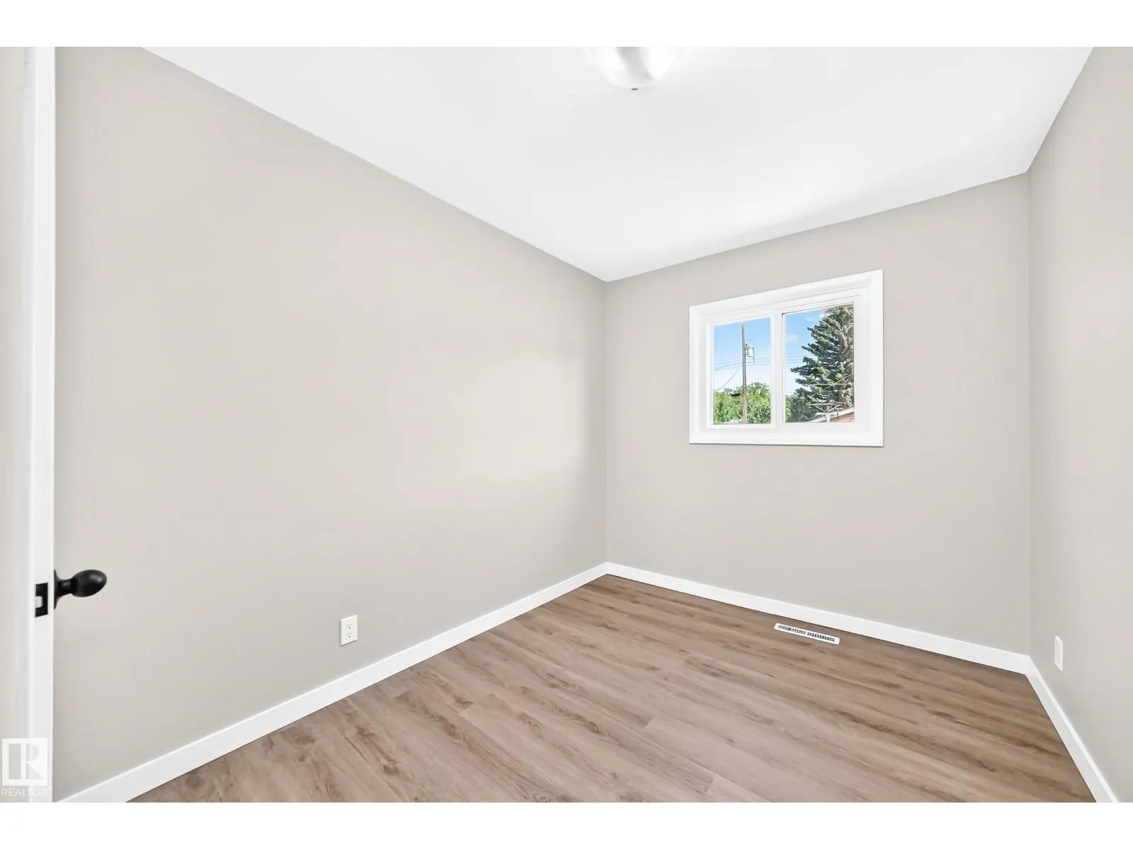 12819 107 ST NW