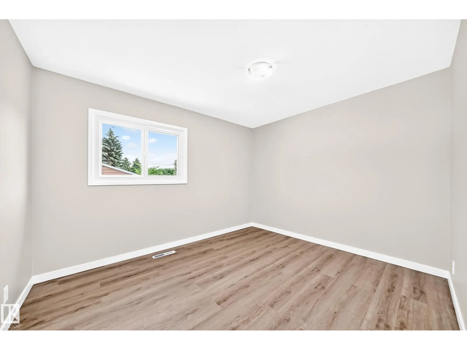 12819 107 ST NW
