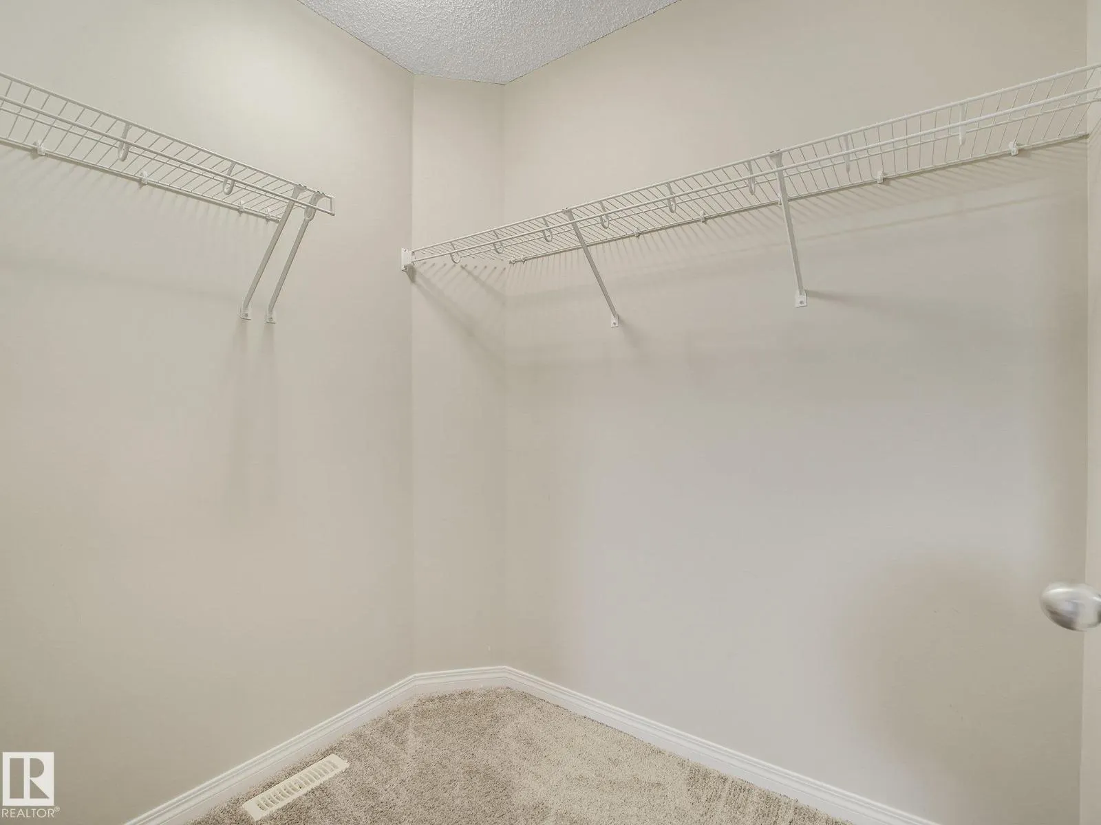 1735 CHAPMAN WY SW