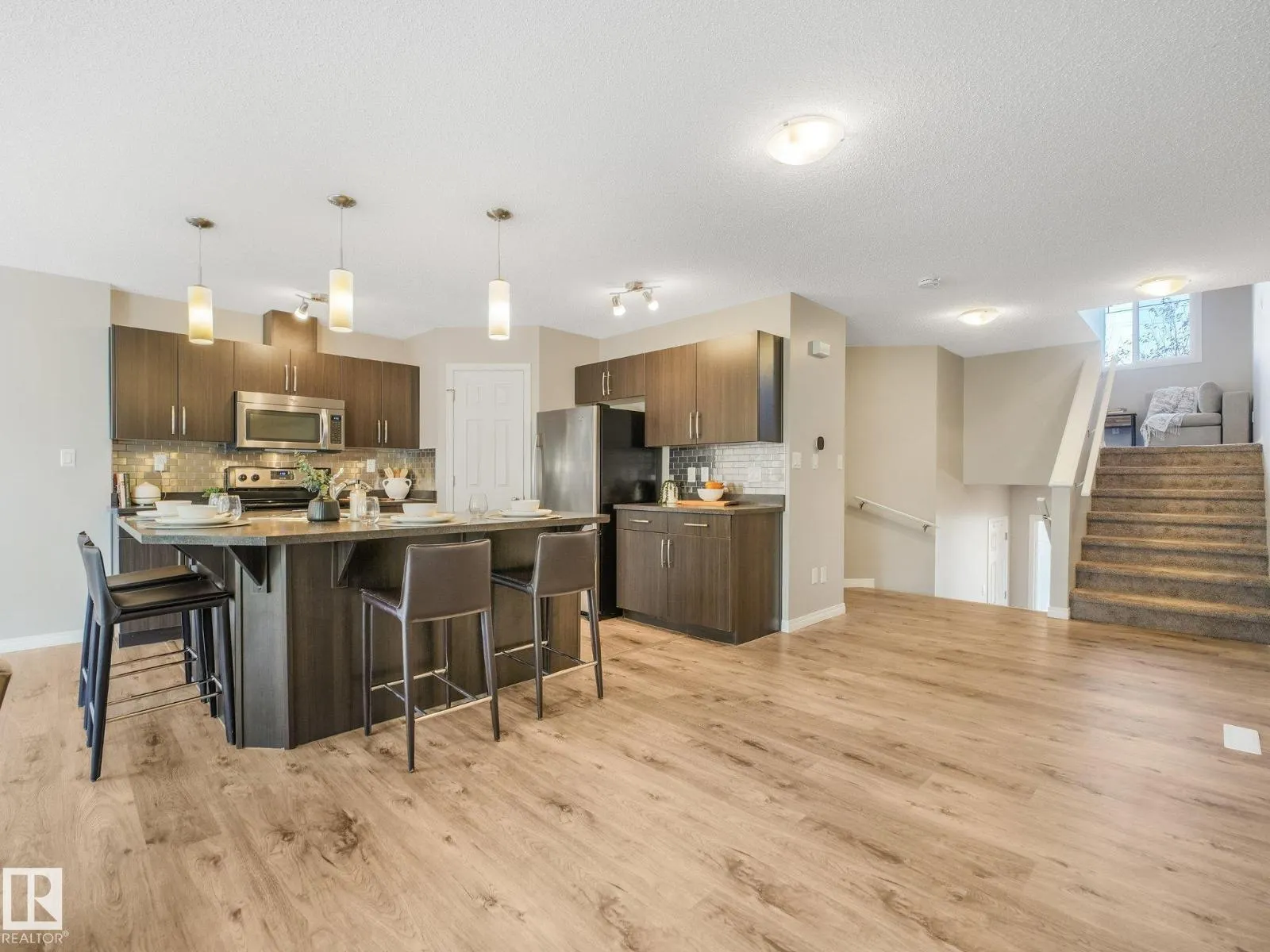 1735 CHAPMAN WY SW