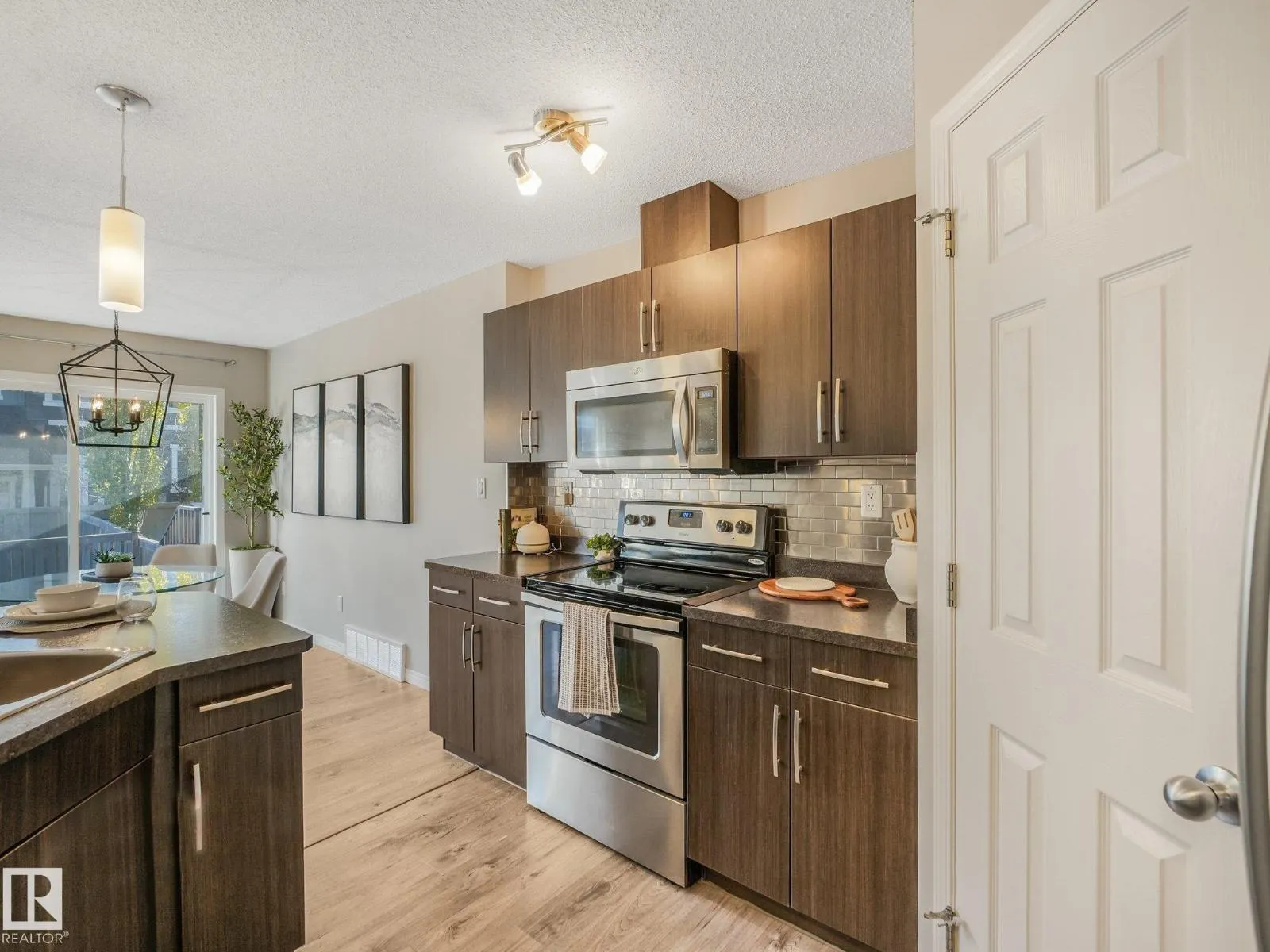 1735 CHAPMAN WY SW