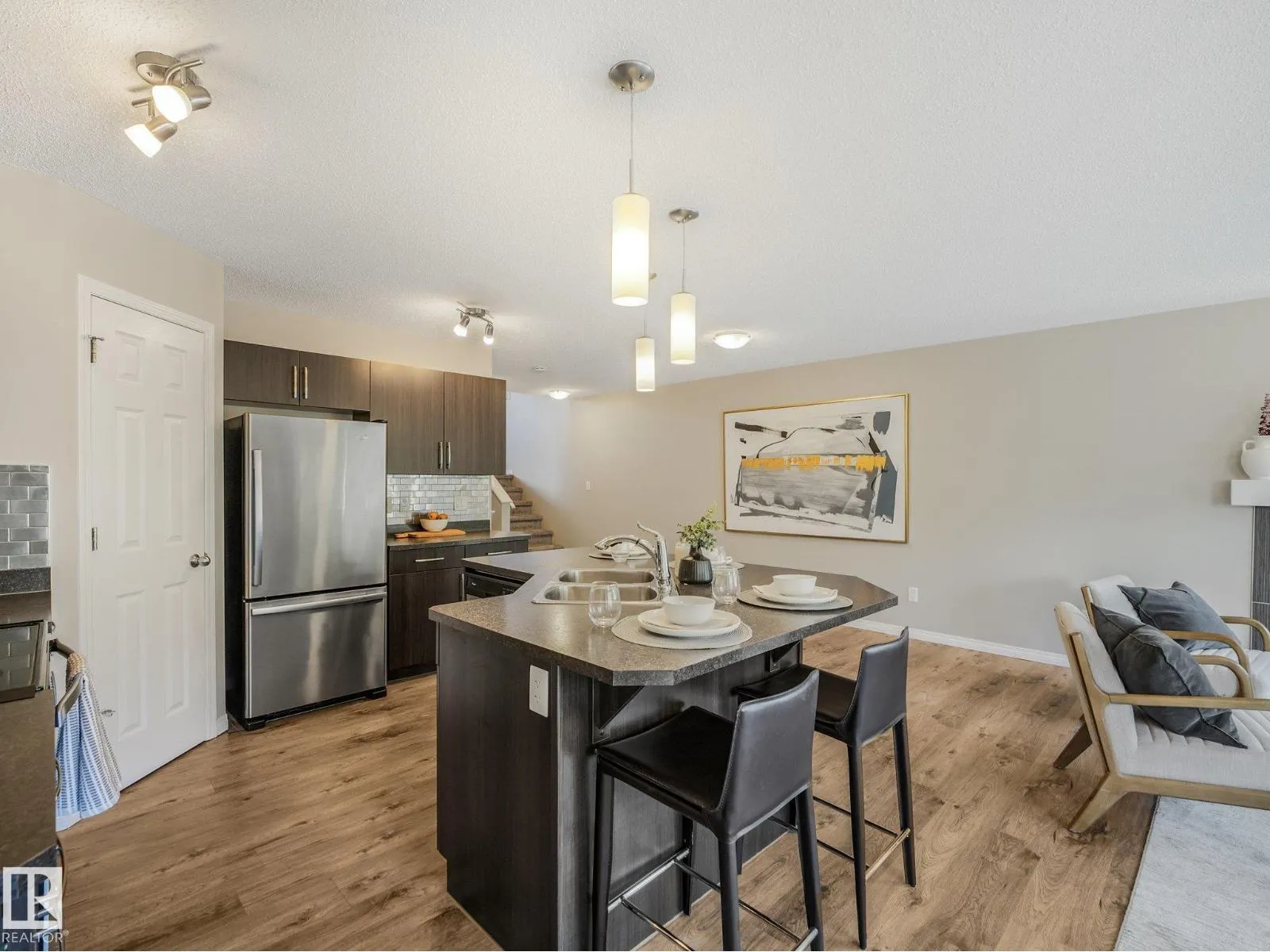 1735 CHAPMAN WY SW