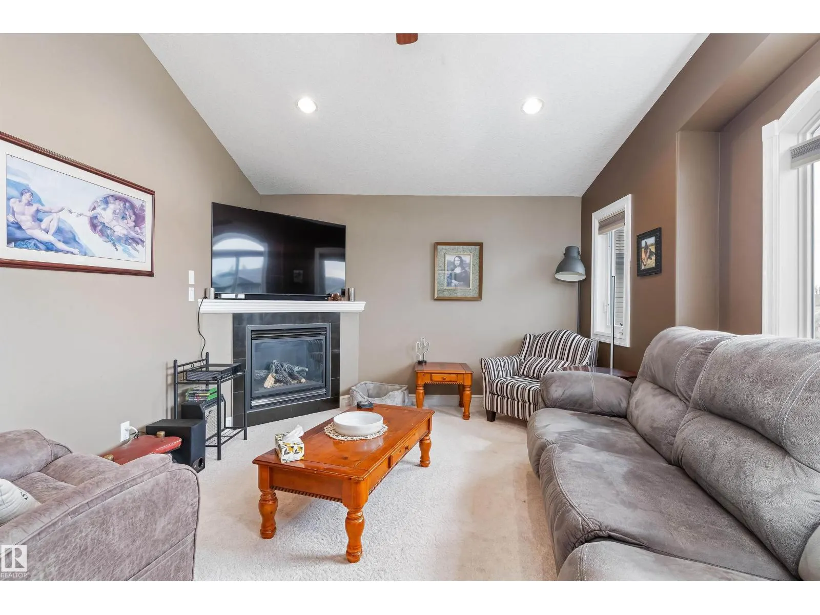 484 FOXTAIL CO