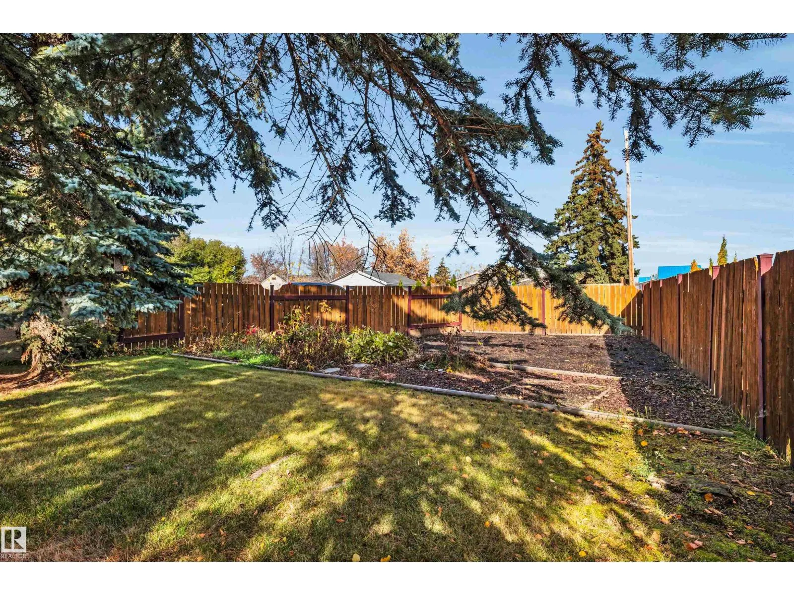 10004 95 AV