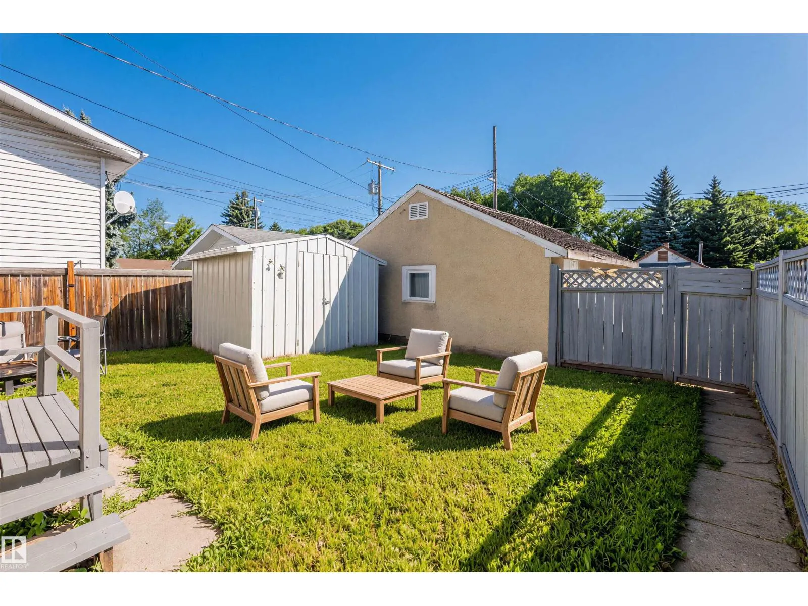 11811 70 ST NW