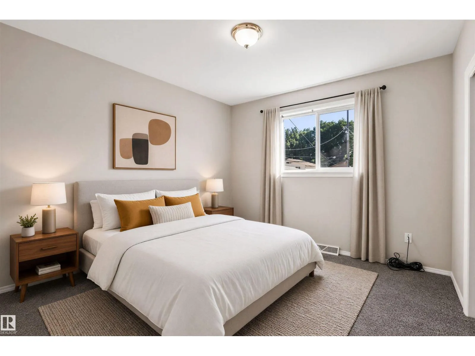 11811 70 ST NW