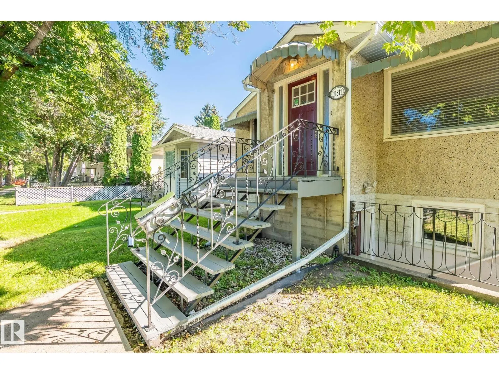 11811 70 ST NW
