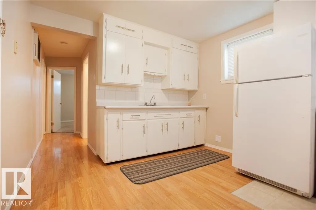 11811 70 ST NW