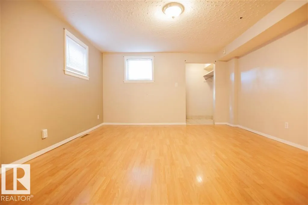 11811 70 ST NW