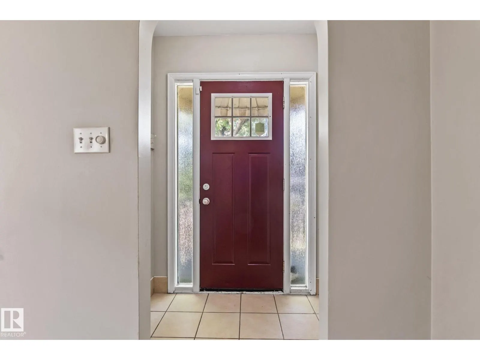 11811 70 ST NW