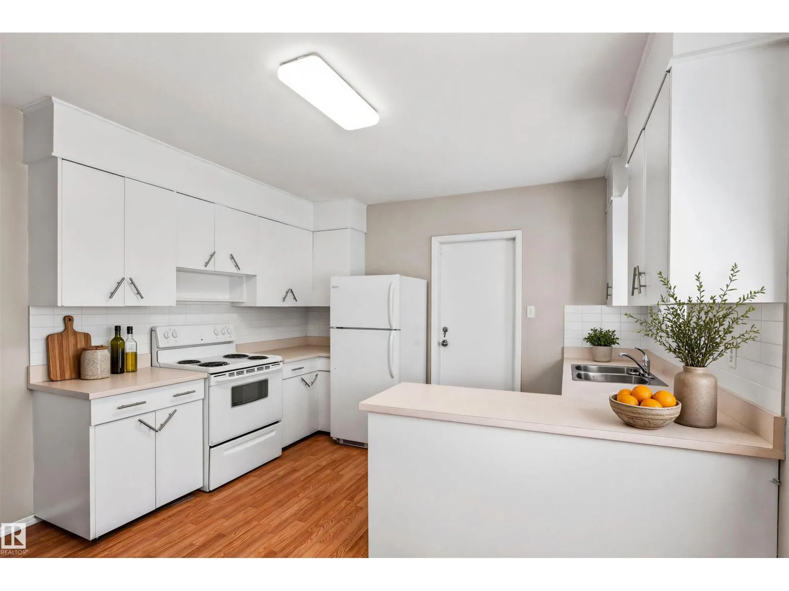 11811 70 ST NW