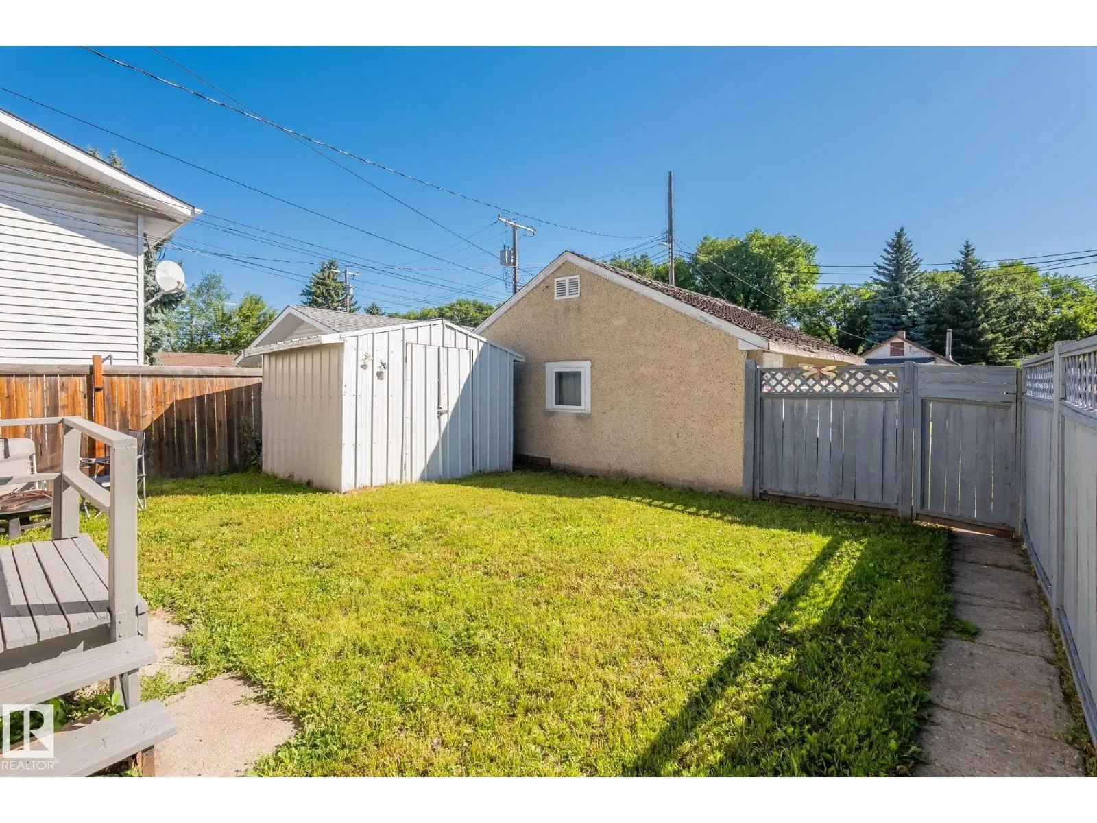 11811 70 ST NW