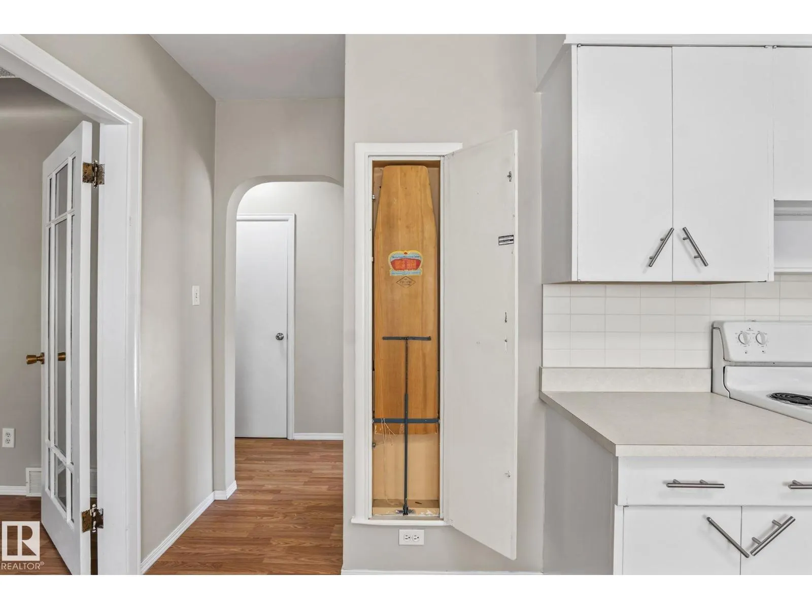 11811 70 ST NW