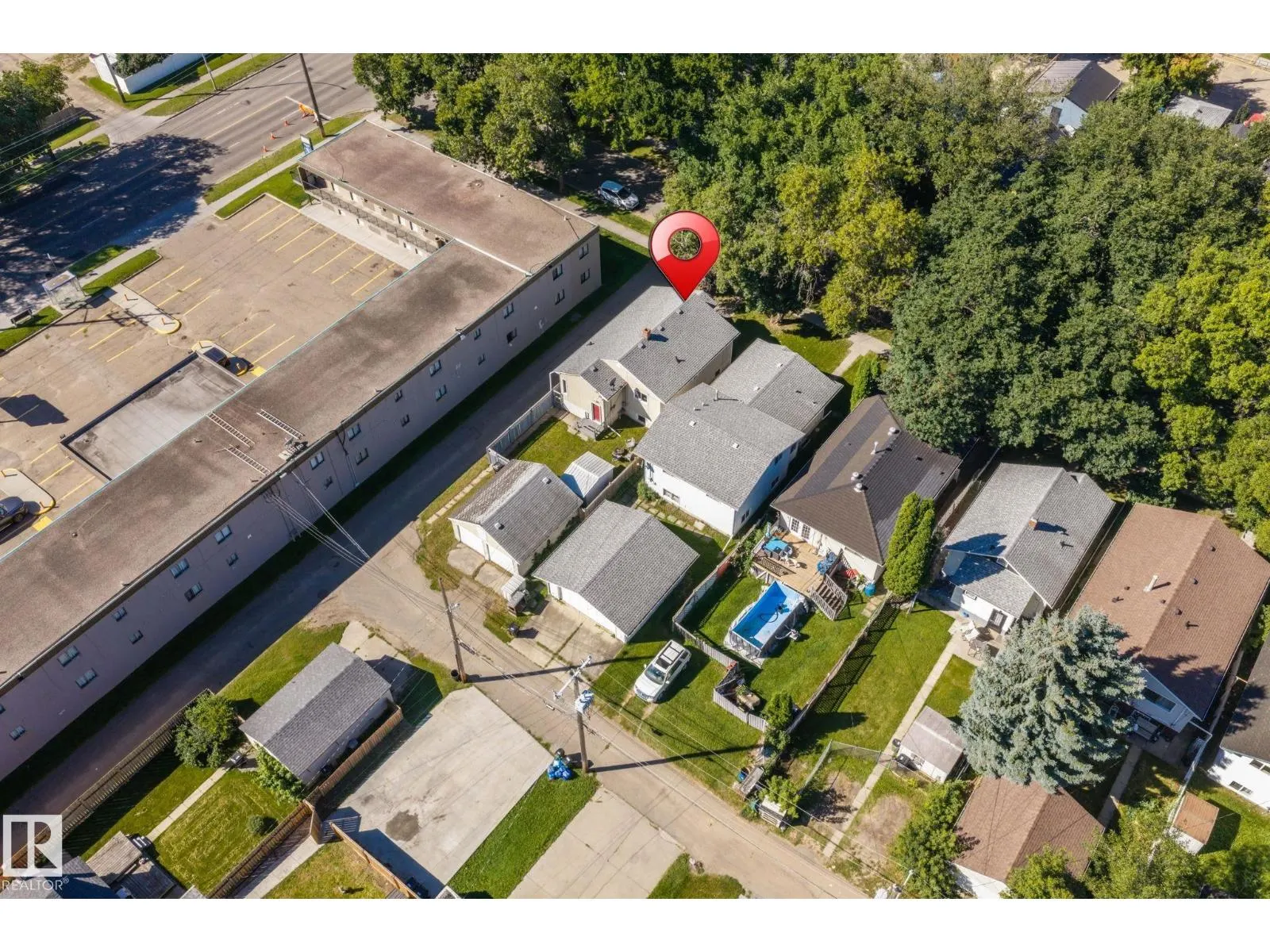 11811 70 ST NW