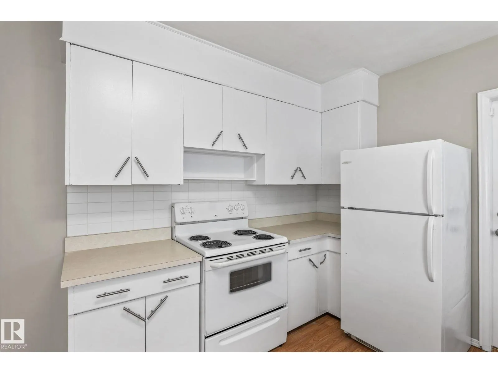 11811 70 ST NW